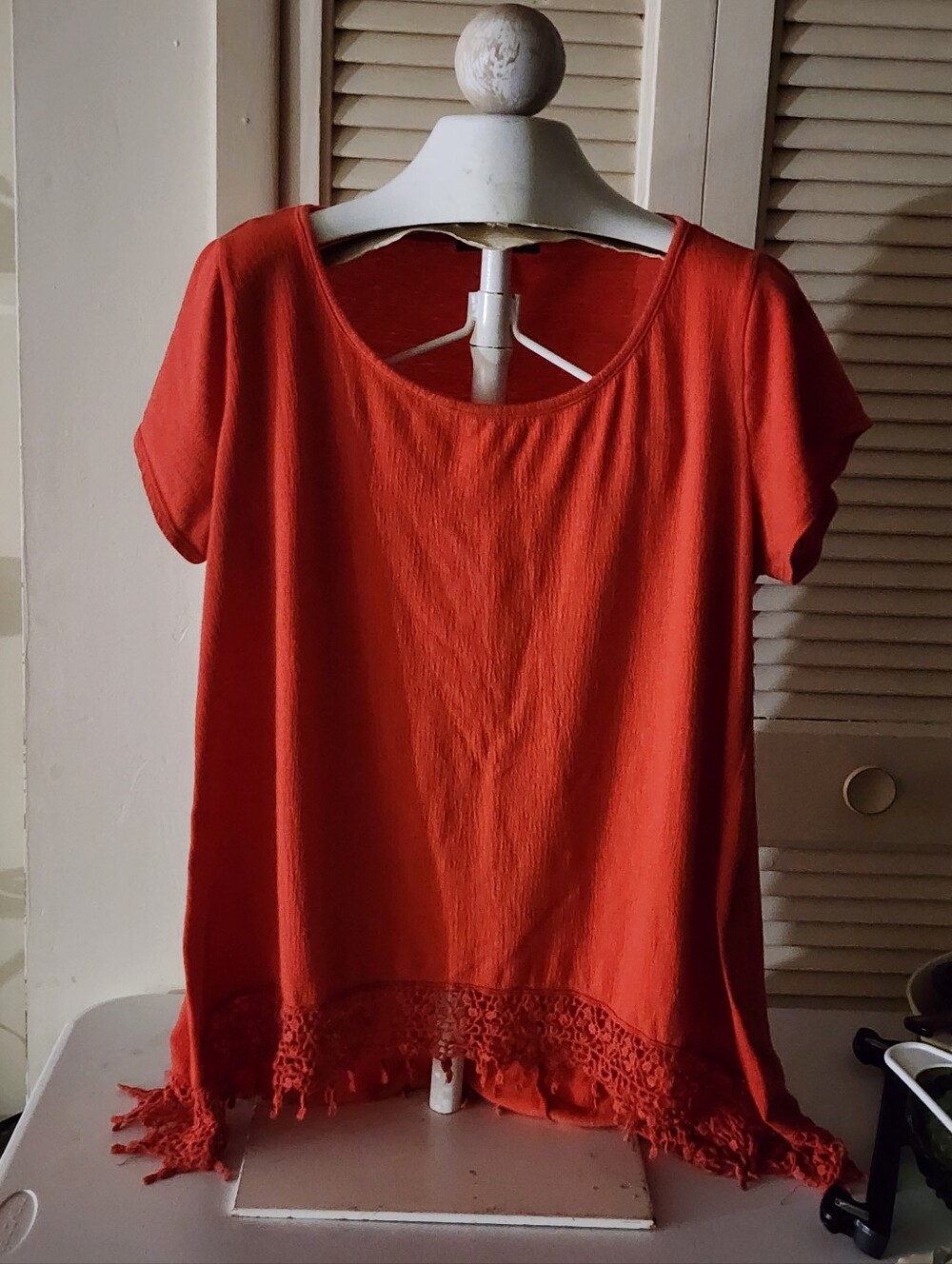 French Laundry Scoop Neck Short Sleeve Top in Coral Red with Lace Fringe